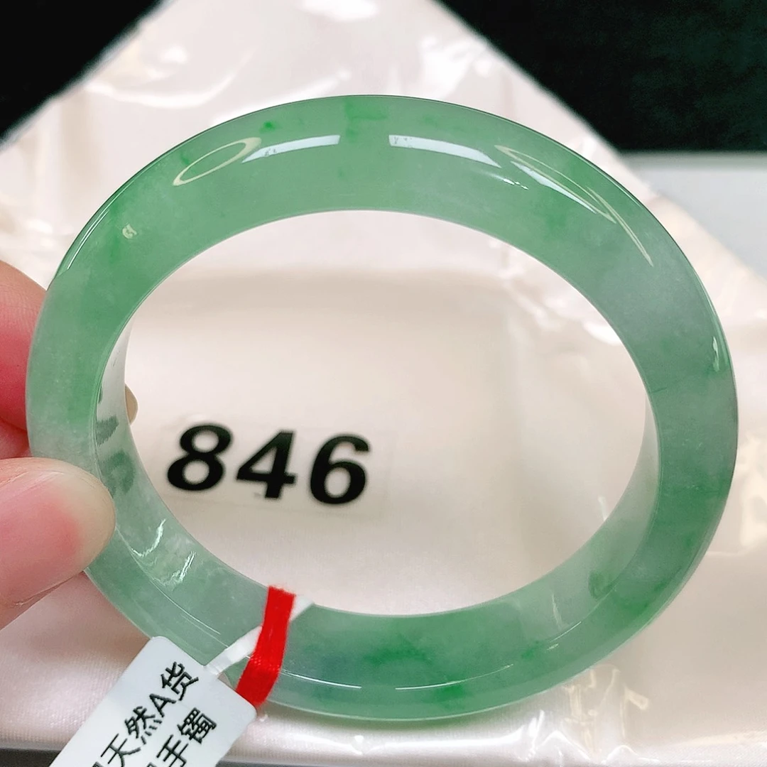 翡翠手镯未镶嵌846
