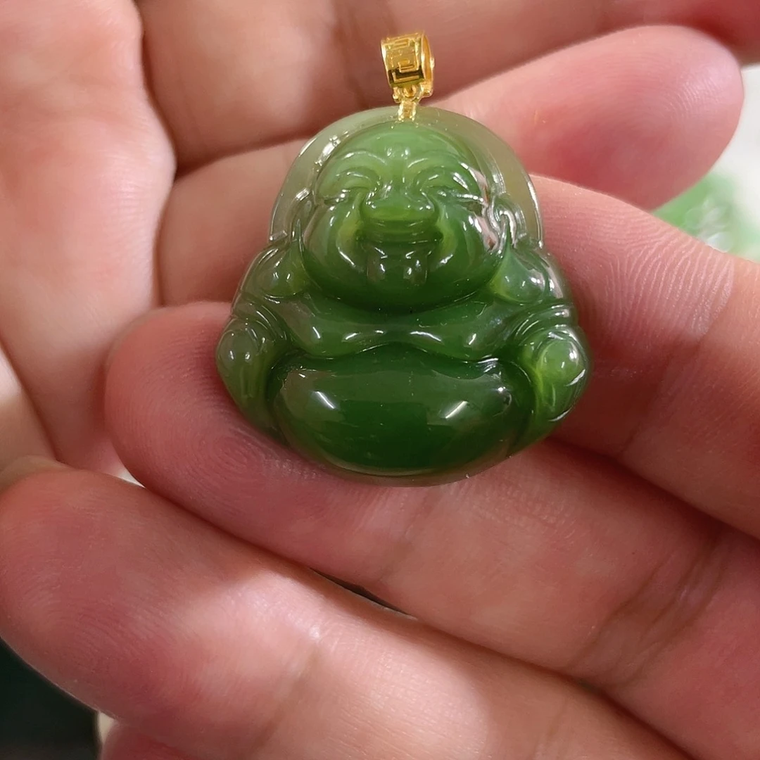 颈饰18K金镶嵌和田玉（碧玉）