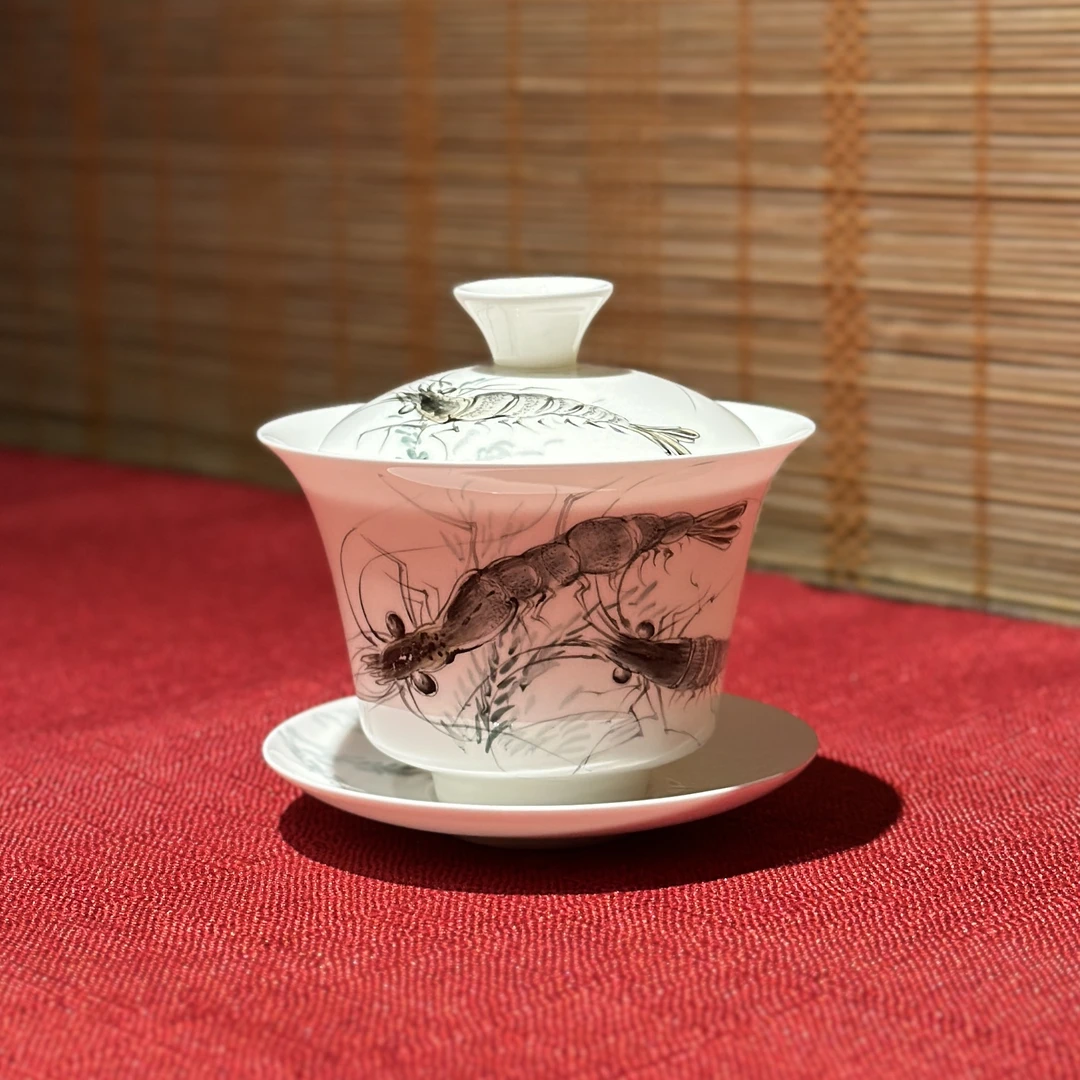 手绘薄胎骨瓷马蹄盖碗全满150毫升 盖下110毫升/对虾