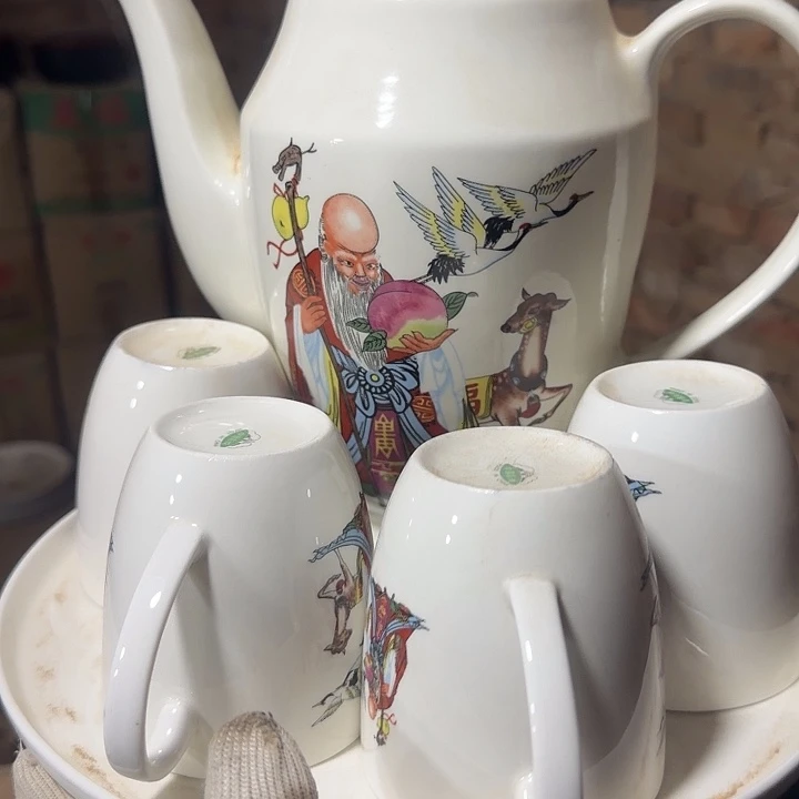 库存微瑕单孔水壶一套