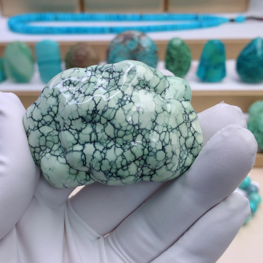 未镶嵌绿松石颈饰