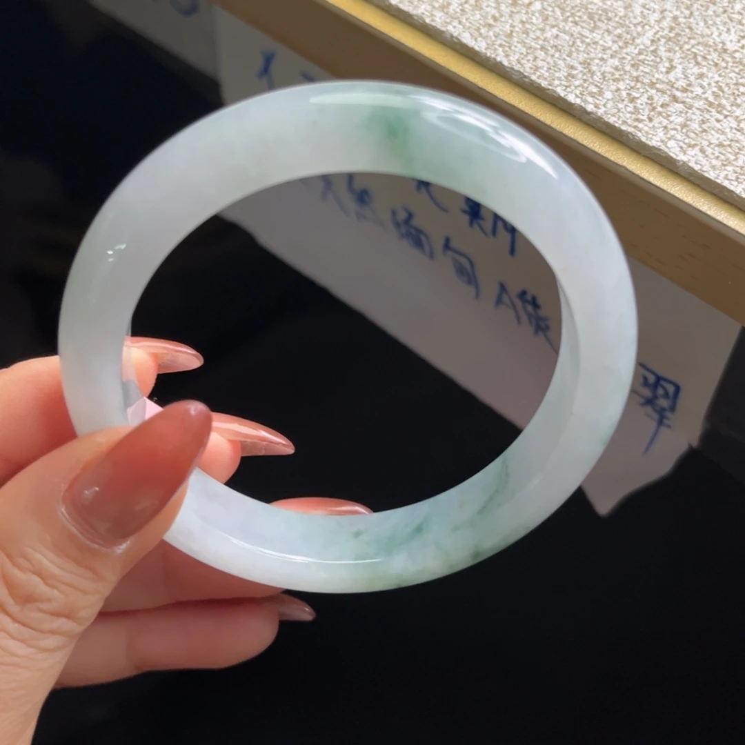 翡翠未镶嵌手镯手镯