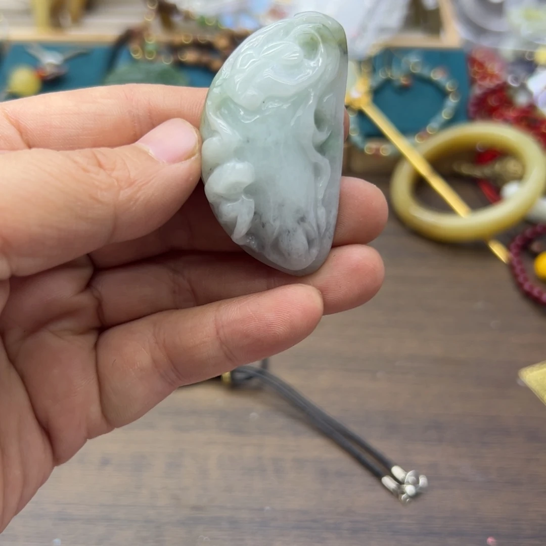 翡翠未镶嵌颈饰18