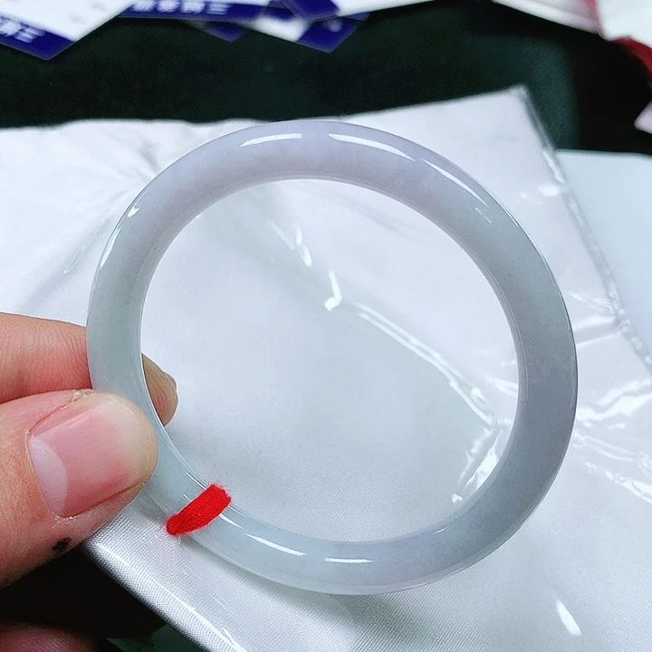 翡翠手镯未镶嵌翡翠手镯未镶嵌