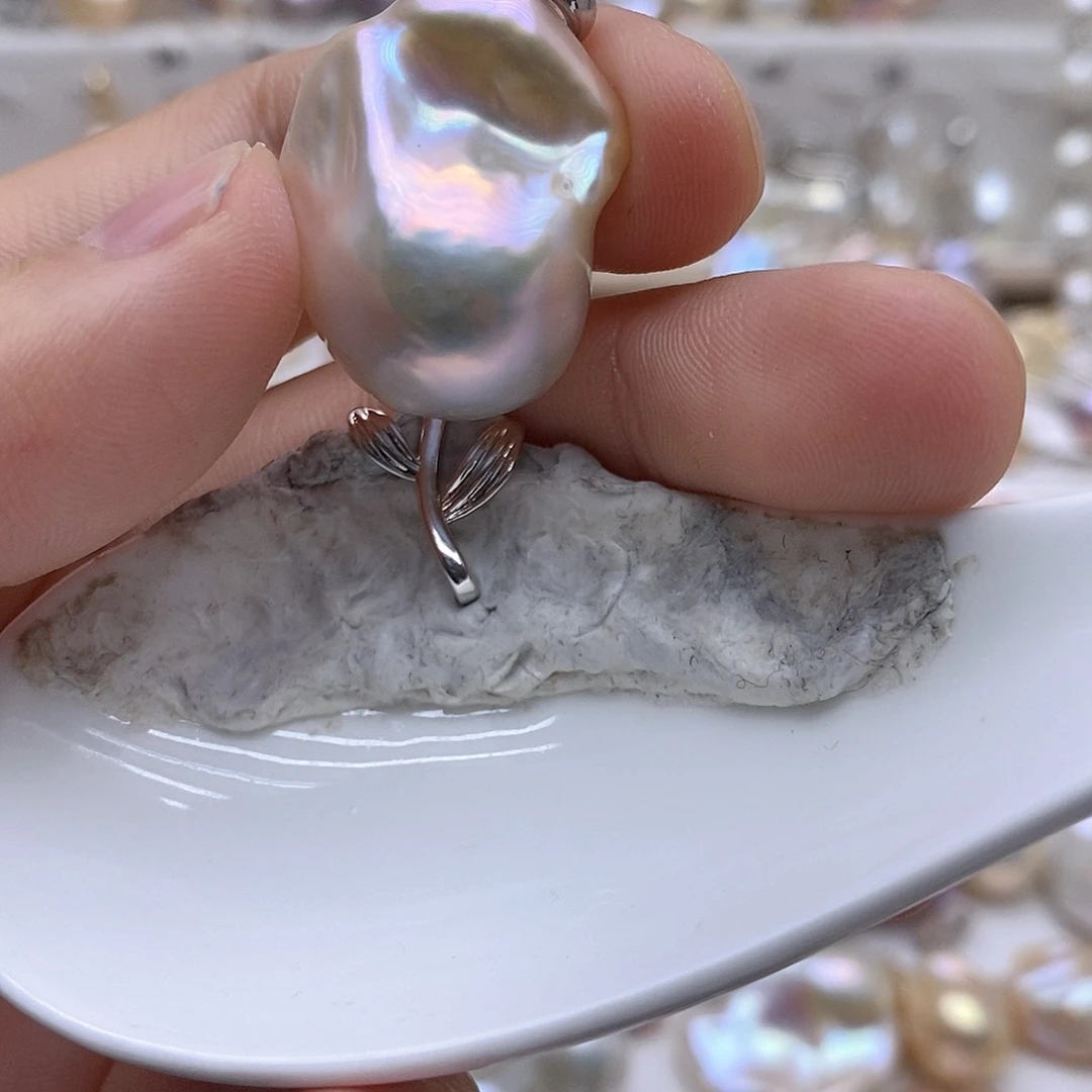 吊坠(不含链)未镶嵌淡水珍珠丸**?