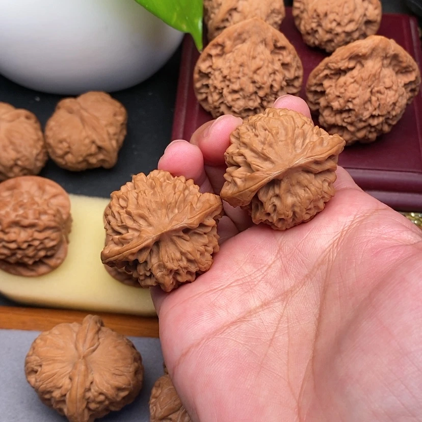 【闪购商品】文玩核桃把件起*秦闷