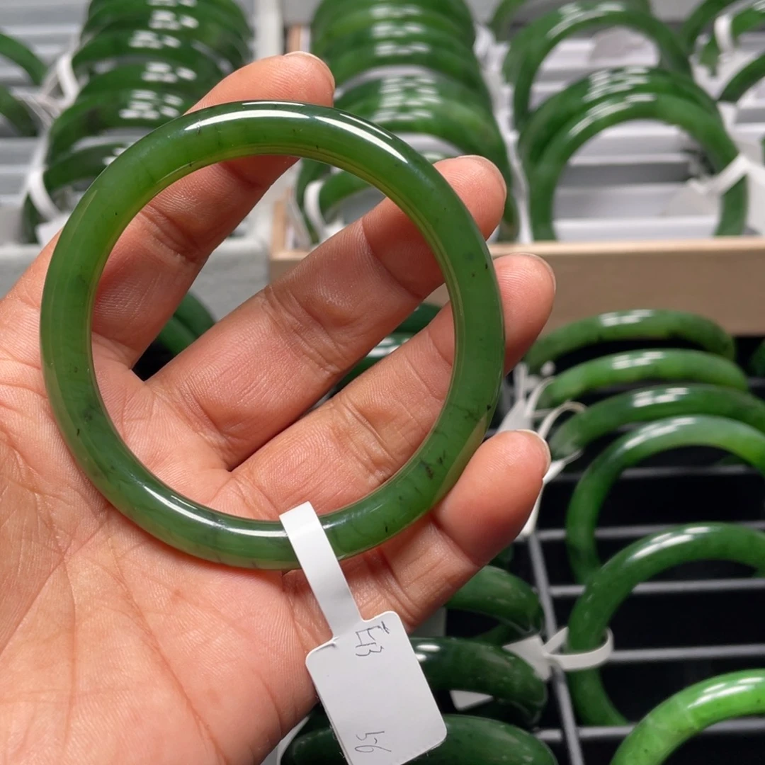 和田玉（碧玉）未镶嵌手镯瑕疵款特漏