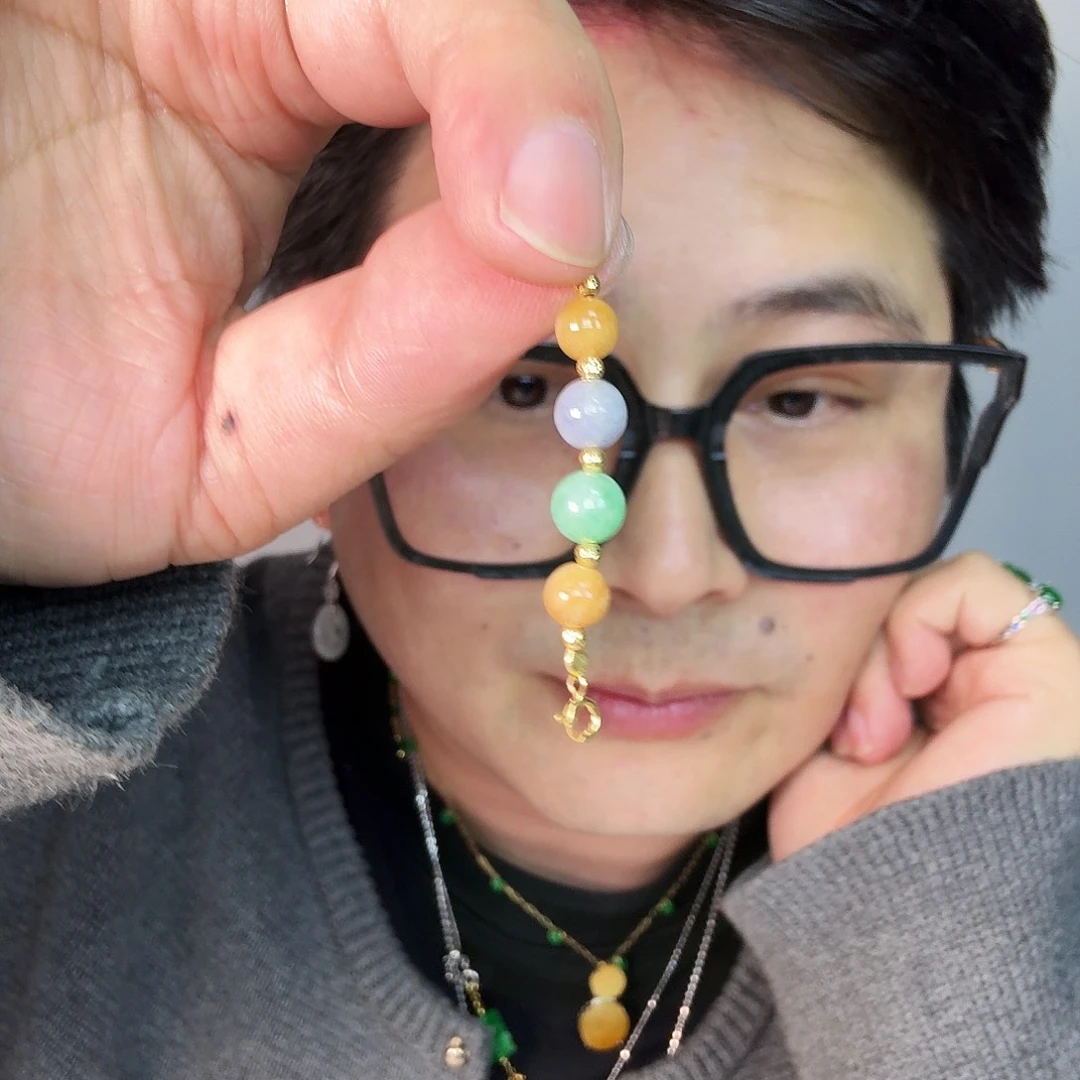 翡翠18K金镶嵌颈饰一件