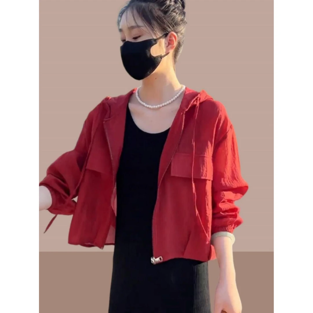 2025夏季新款女士高级感连帽防晒衣薄纱宽松小个子透气短外套上衣