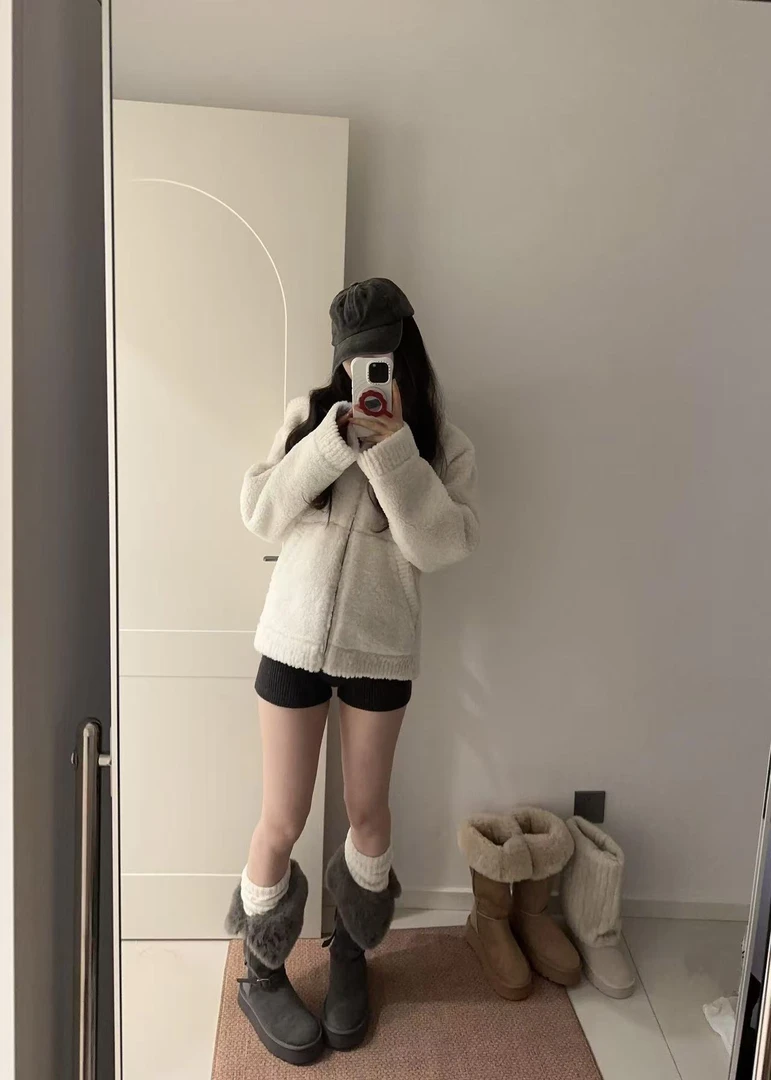 2025秋冬新款连帽款仿羊羔毛皮毛一体外套女韩版休闲毛毛棉衣短裤