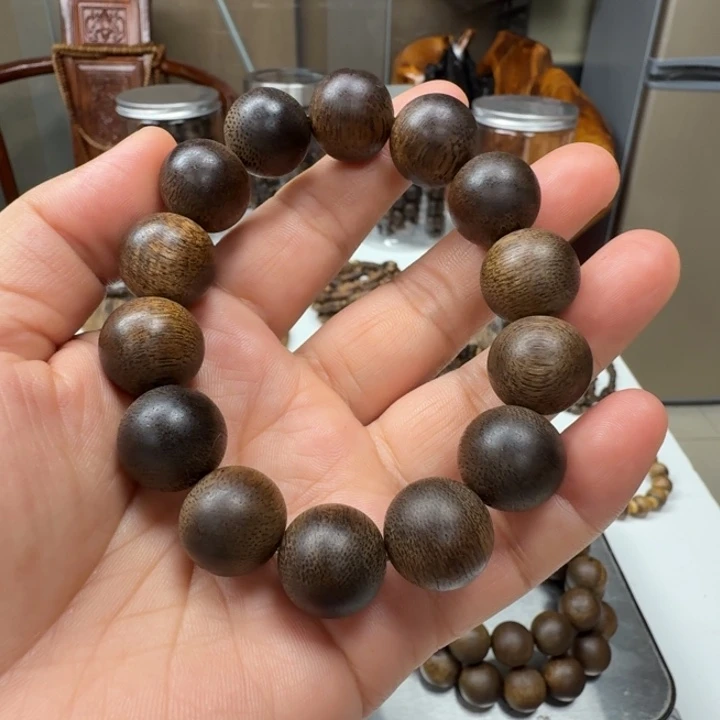 沉香碎屑沉香海南留疤白棋沉水1 .6大➕碎屑多样性发一