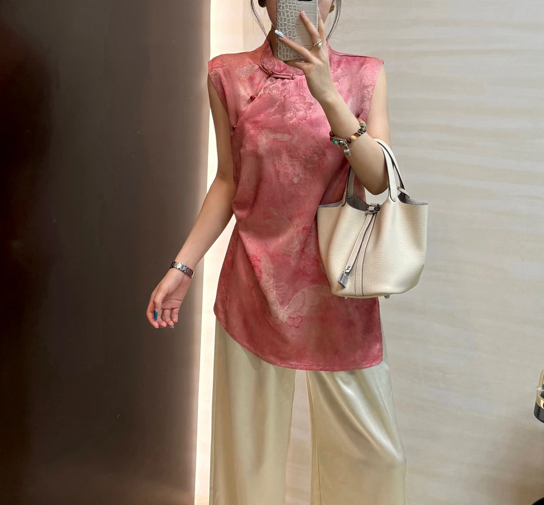 新中式立领刺绣提花斜扣后拉链侧开叉洋气时尚马甲