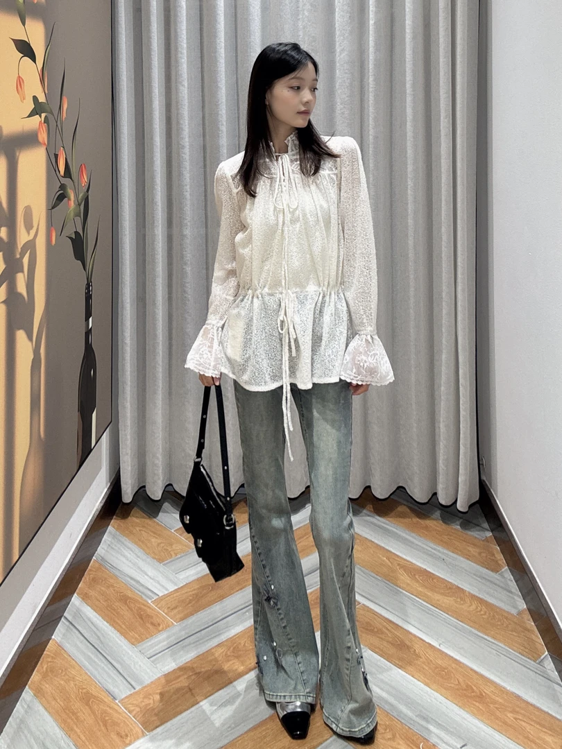 EIMISMOSOL蓝色微喇白色牛仔裤气质蕾丝