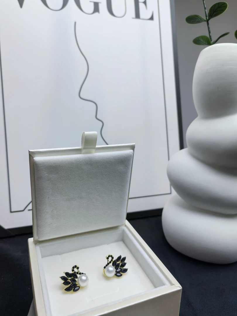 铜合金耳饰 925银针『悄然流逝』小黑天鹅设计中镶珠珠显高贵 J-082