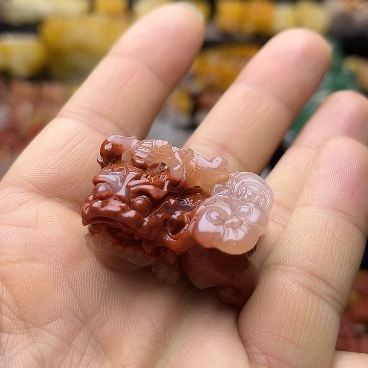 石英质玉（黄龙玉）颈饰未镶嵌