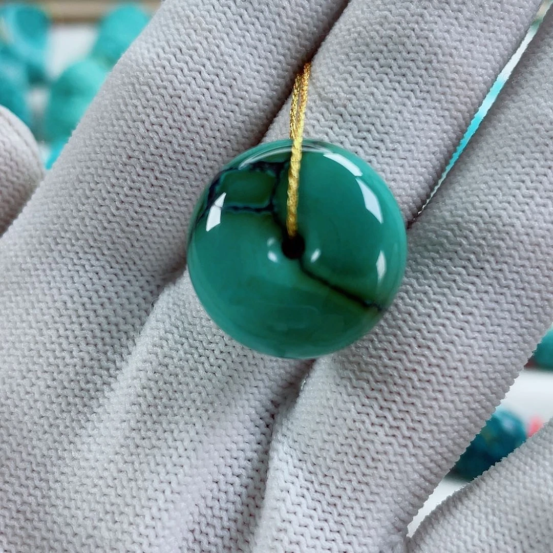 绿松石颈饰未镶嵌