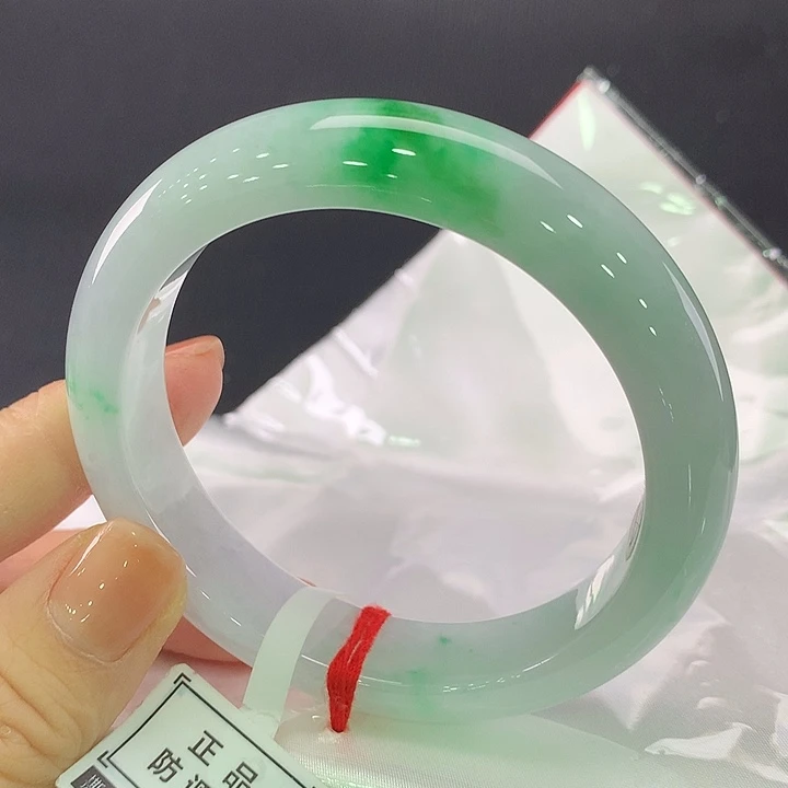 翡翠未镶嵌手镯正圈58