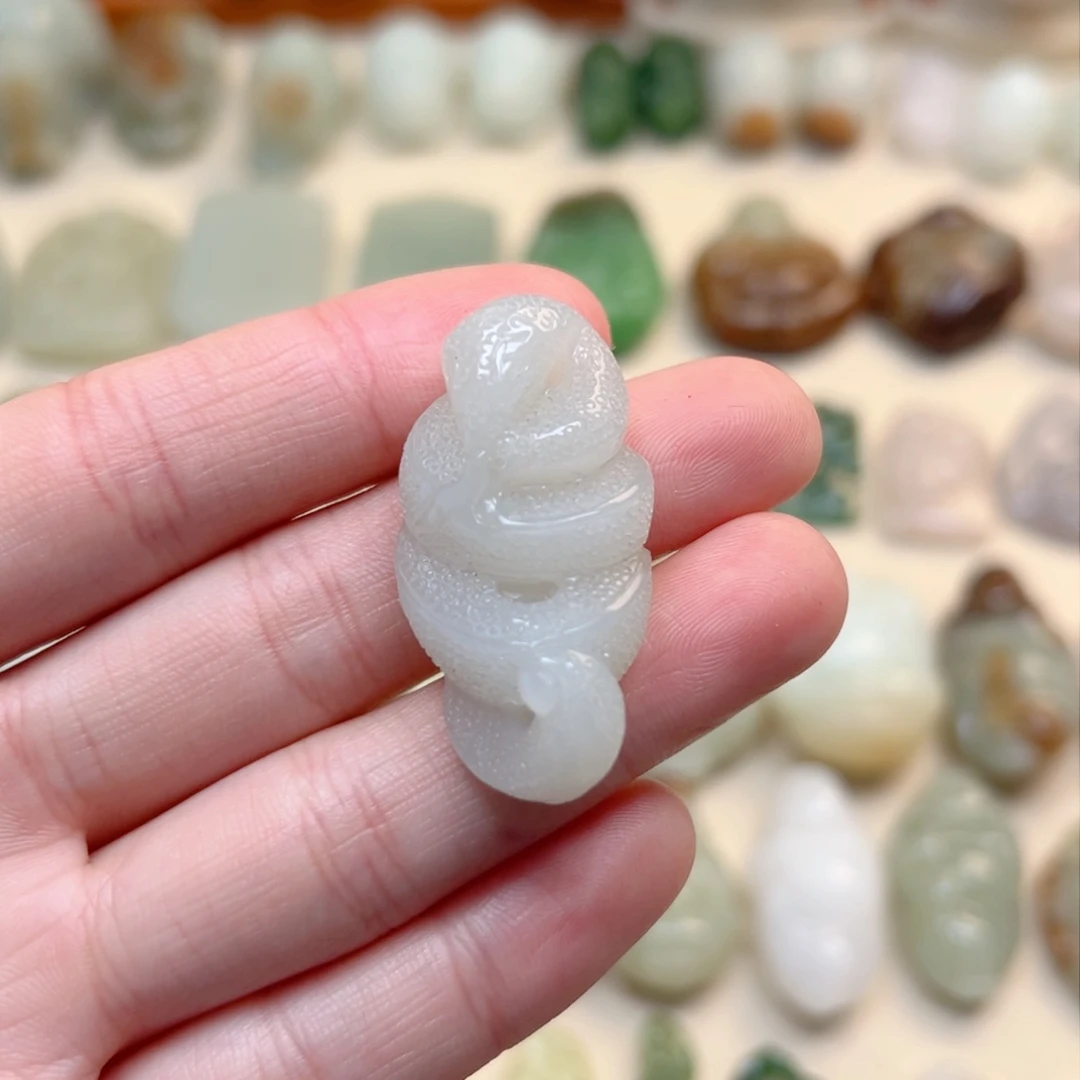 和田玉颈饰未镶嵌