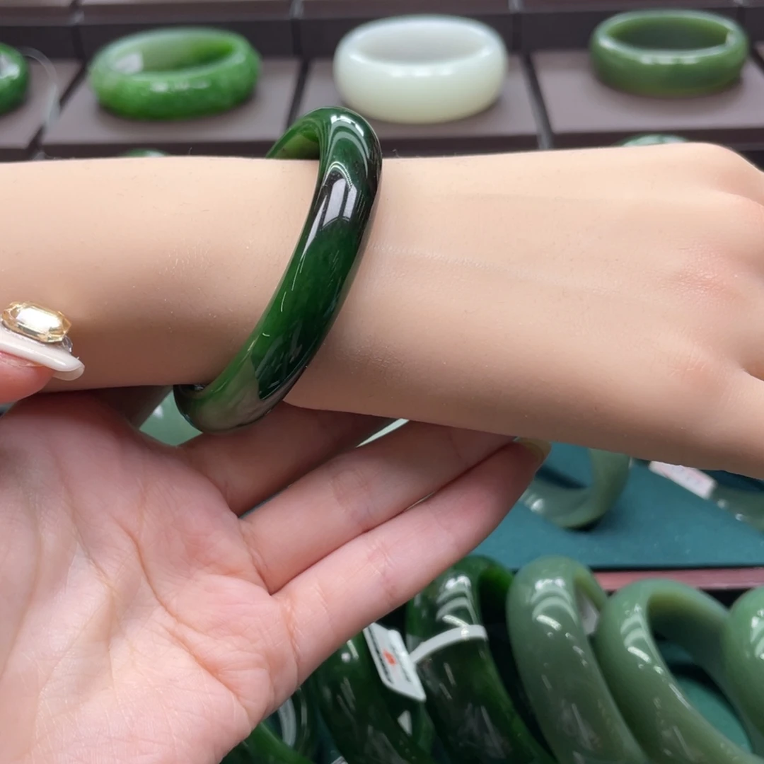 和田玉（碧玉）未镶嵌手镯52.51