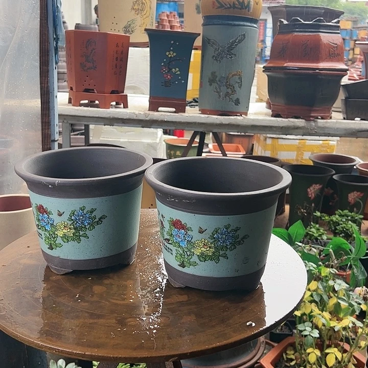 宜兴紫砂陈波金钟绿色小号一对