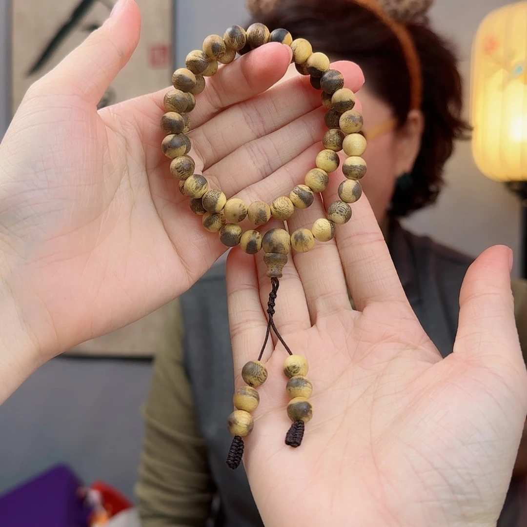 沉香手串英****a海南文昌白奇双圈0.8