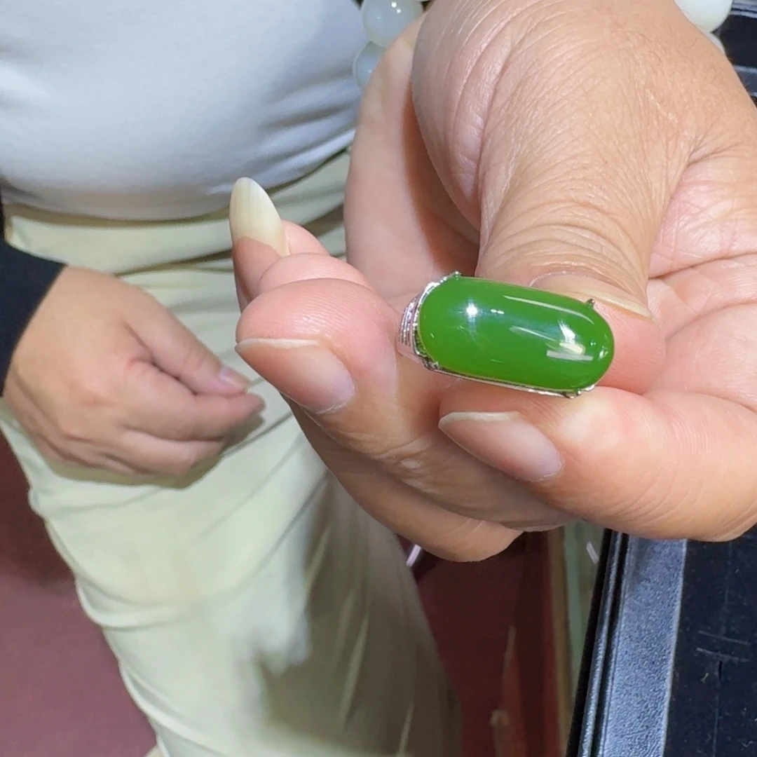 银S925镶嵌和田玉耳饰女士款