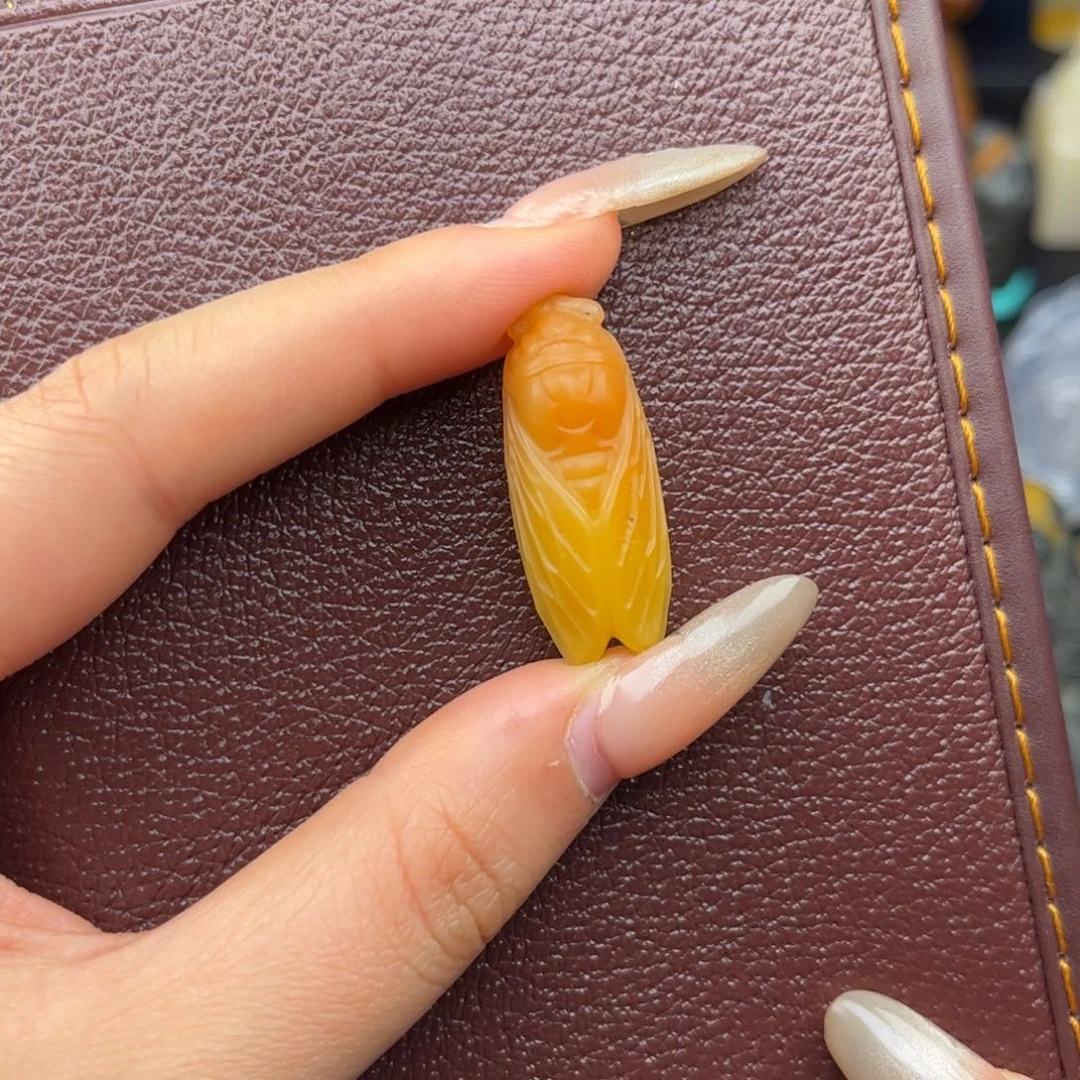 石英质玉黄蜡石吊坠未镶嵌余*鱼