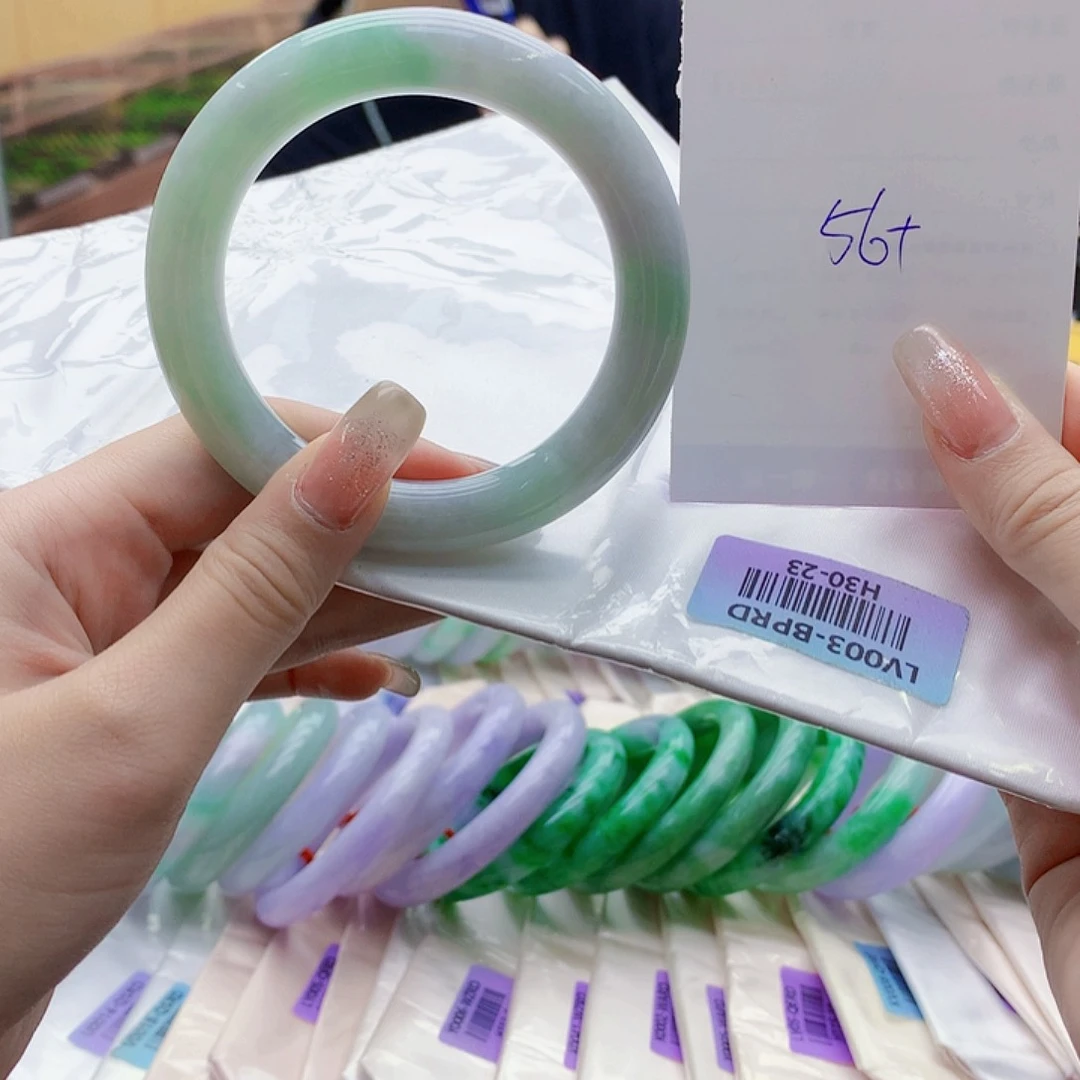 翡翠手镯未镶嵌The o