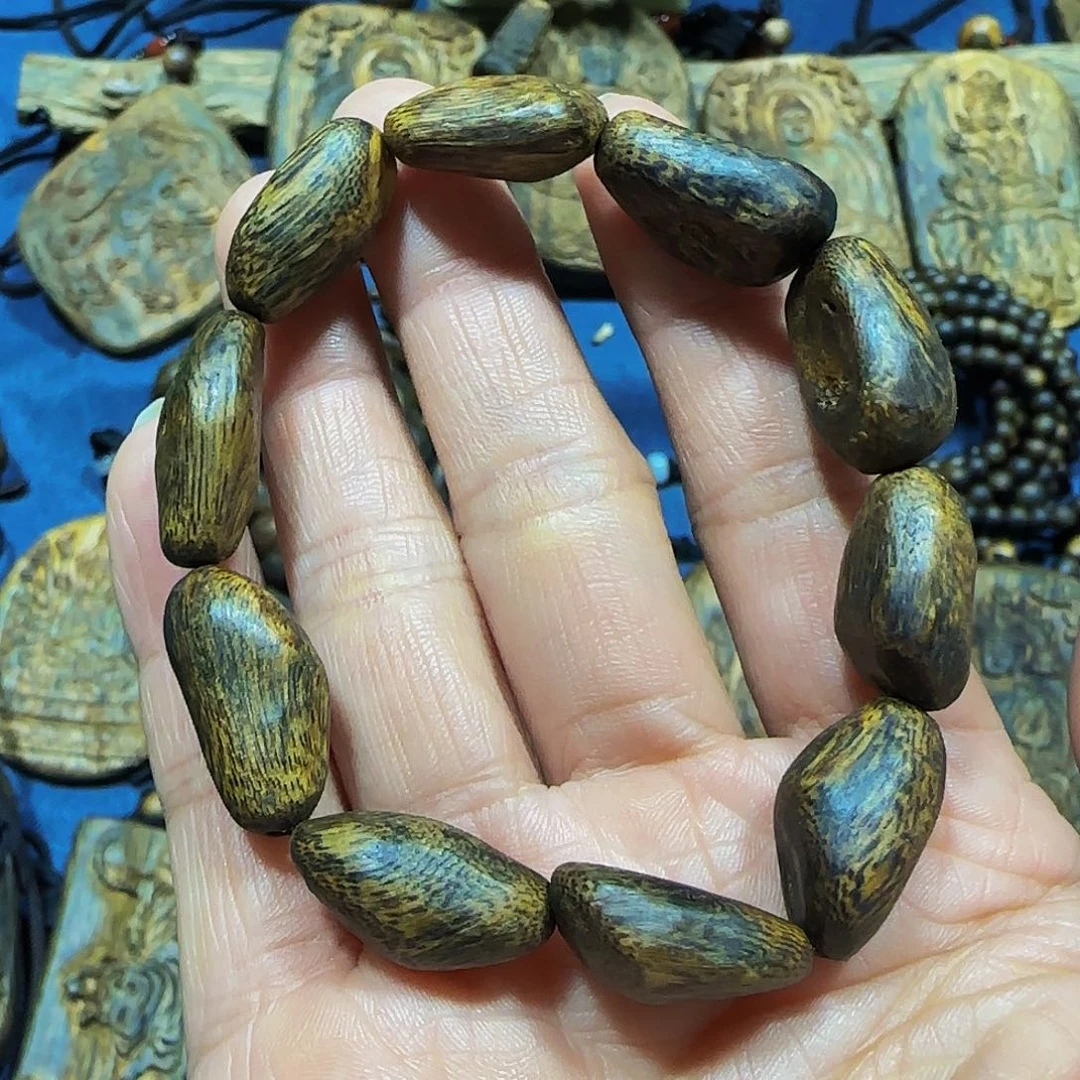 沉香碎屑沉香海南白奇乌身老料树丁瘤疤11克