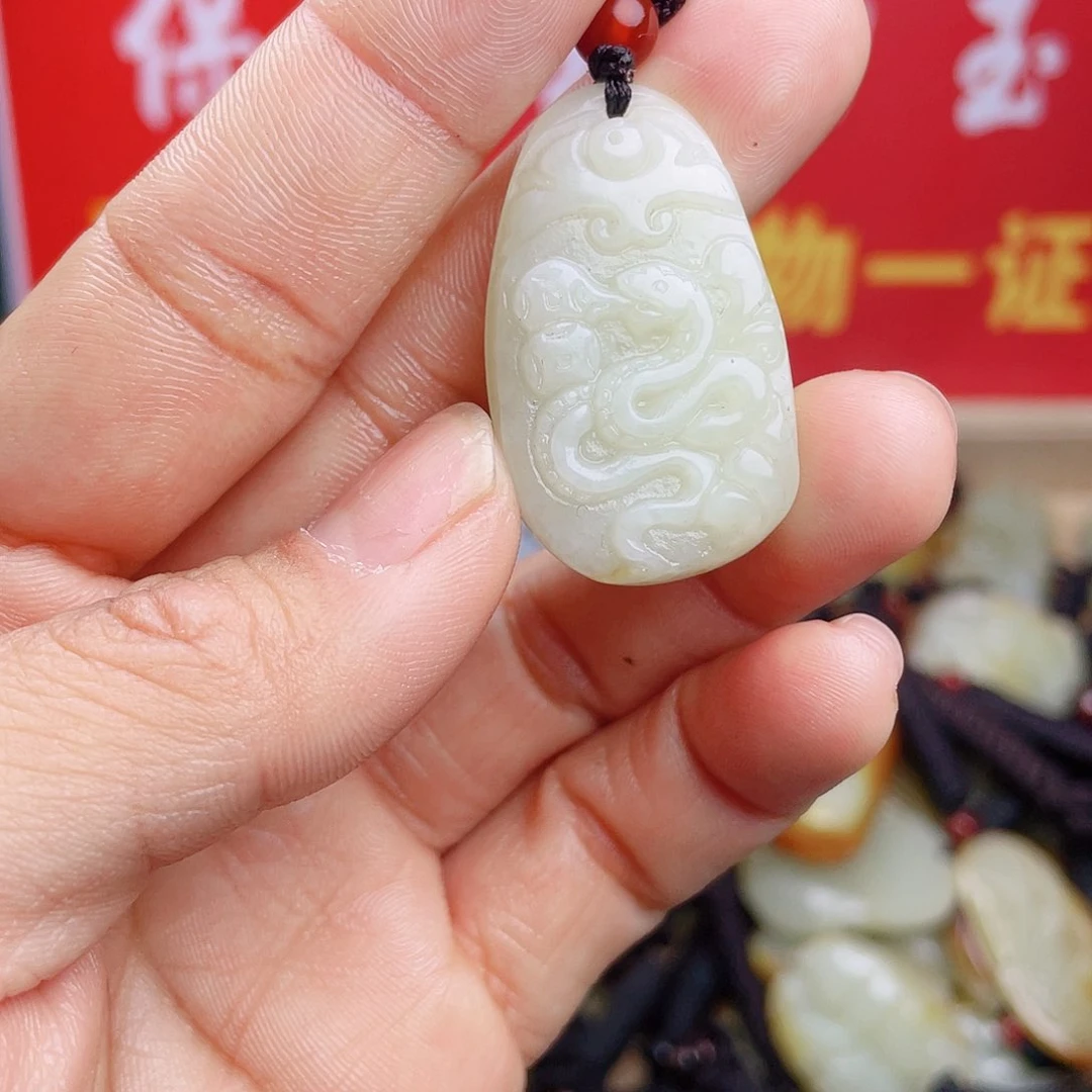 和田玉颈饰未镶嵌