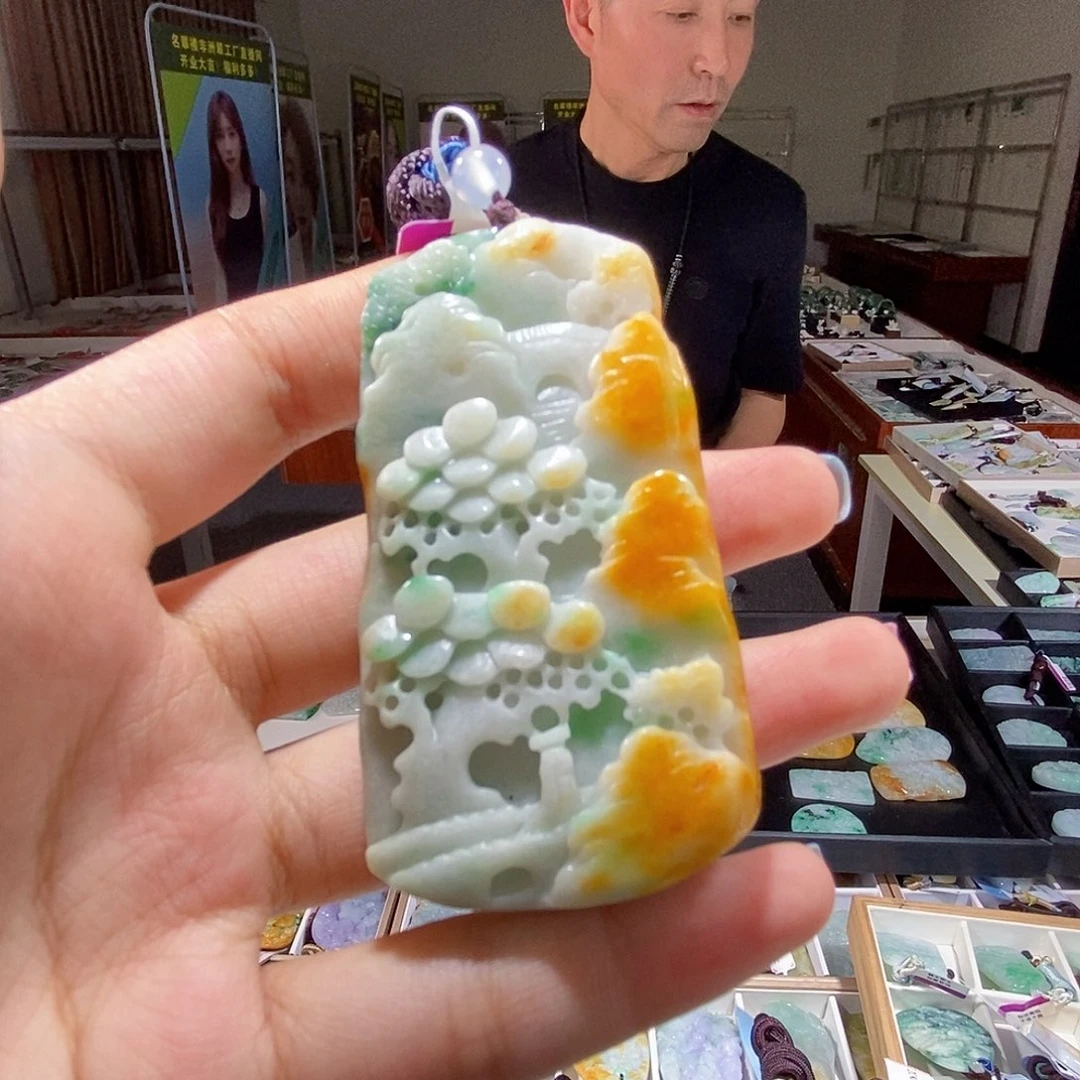 翡翠未镶嵌颈饰翡翠