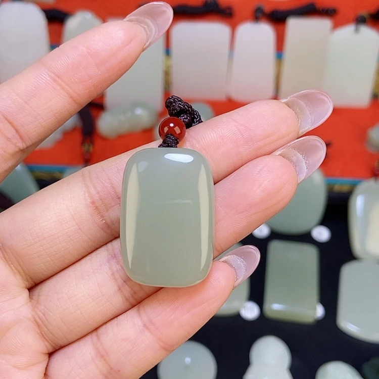 【闪购商品】颈饰未镶嵌和田玉