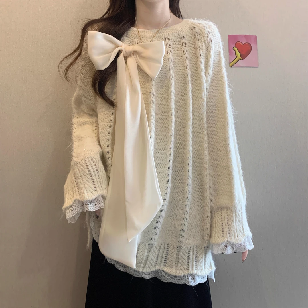 法式蕾丝拼接蝴蝶结镂空毛衣女秋季大码胖MM显瘦宽松遮肚针织上衣