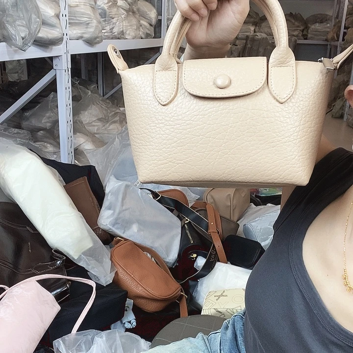 蚕丝小牛剖层皮革PU