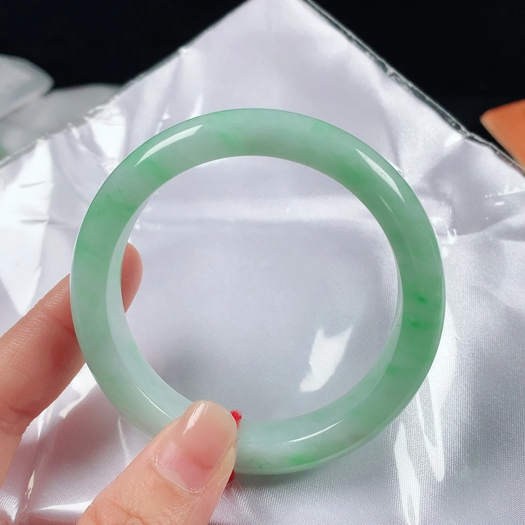 翡翠手镯未镶嵌55圈2338