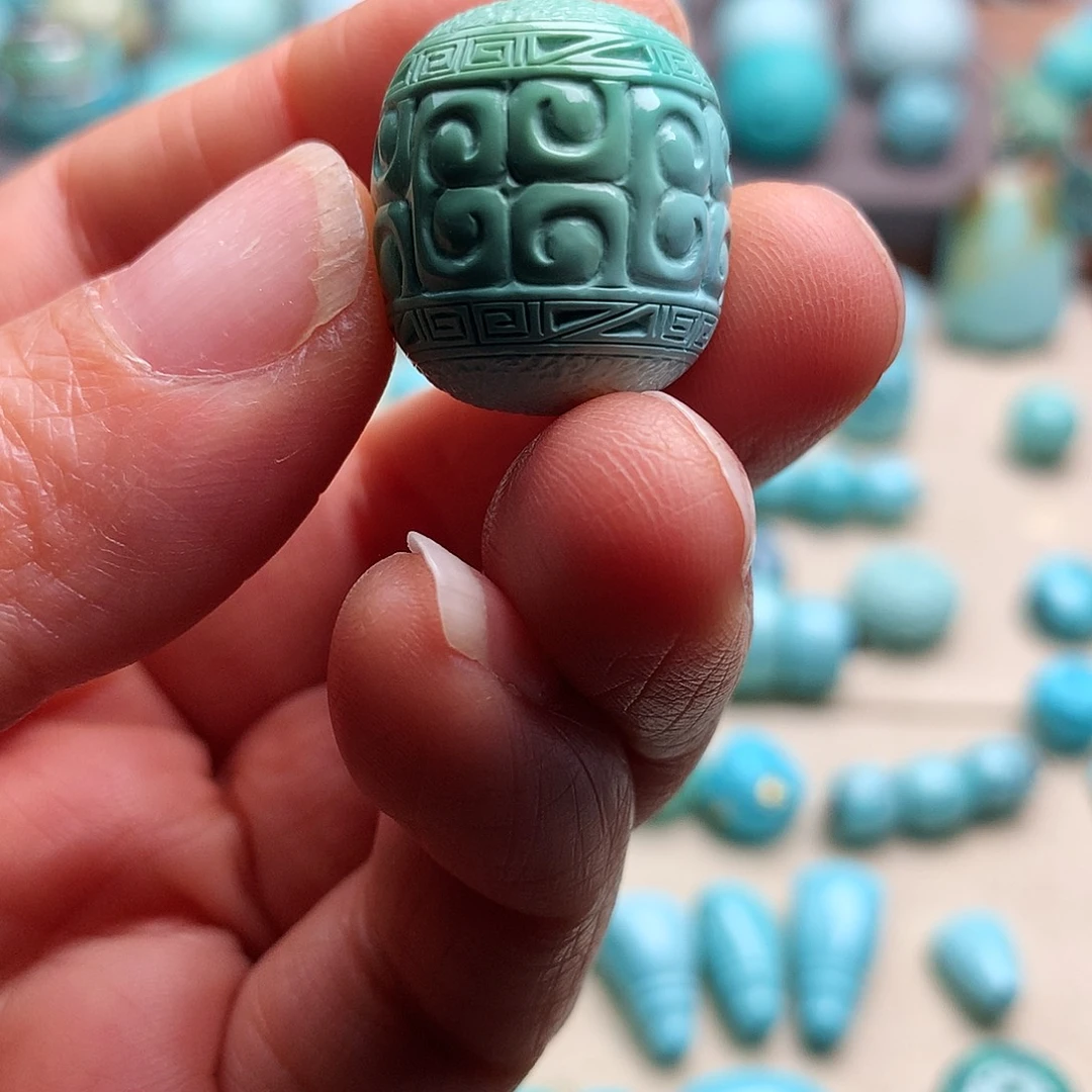 绿松石未镶嵌颈饰