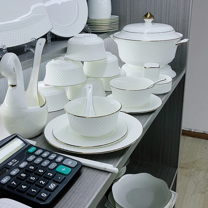 景德镇陶瓷学院教授等职务