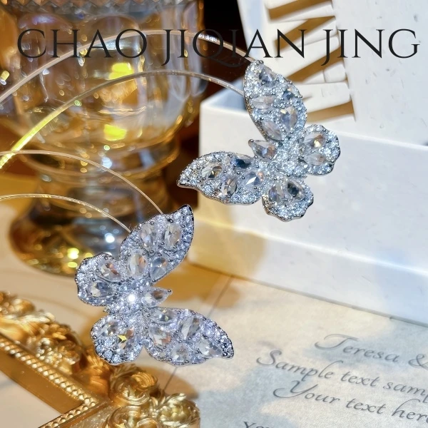 潮集芊晶 铜合金合成锆石耳饰 蝴蝶气质无耳洞耳骨夹优雅复古耳环