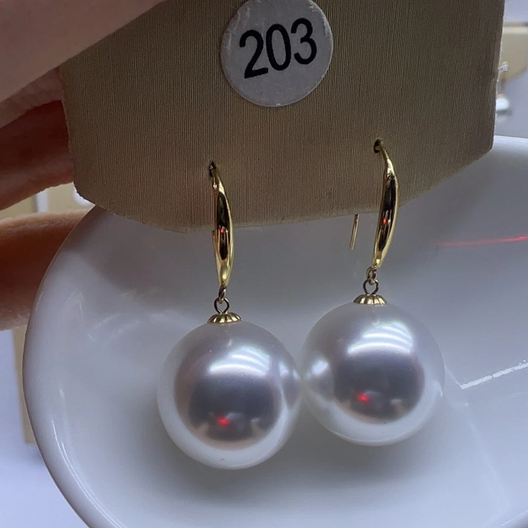 淡水珍珠18K金镶嵌耳饰