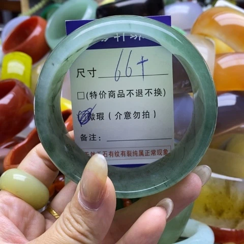 未镶嵌手镯石英质玉