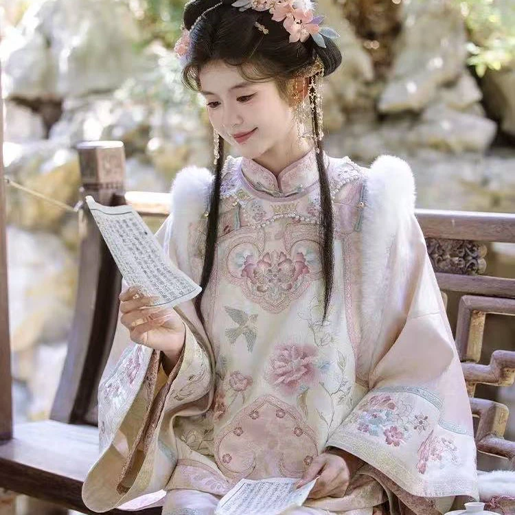 非遗苏绣中式风立领单排扣加棉马甲女浅粉色植物兔毛刺绣格格款83