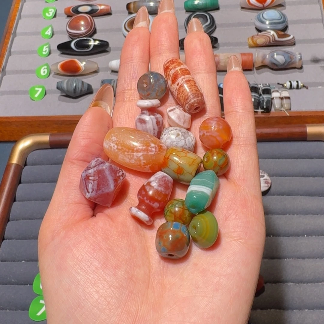 珠***圆玛瑙/玉髓未镶嵌珠宝半成品