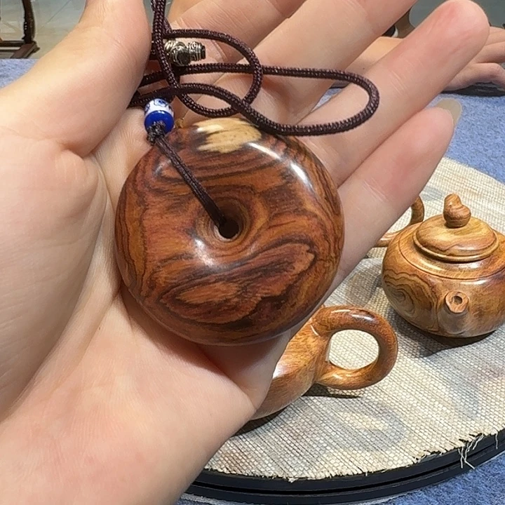 黄花梨/降香黄檀把件