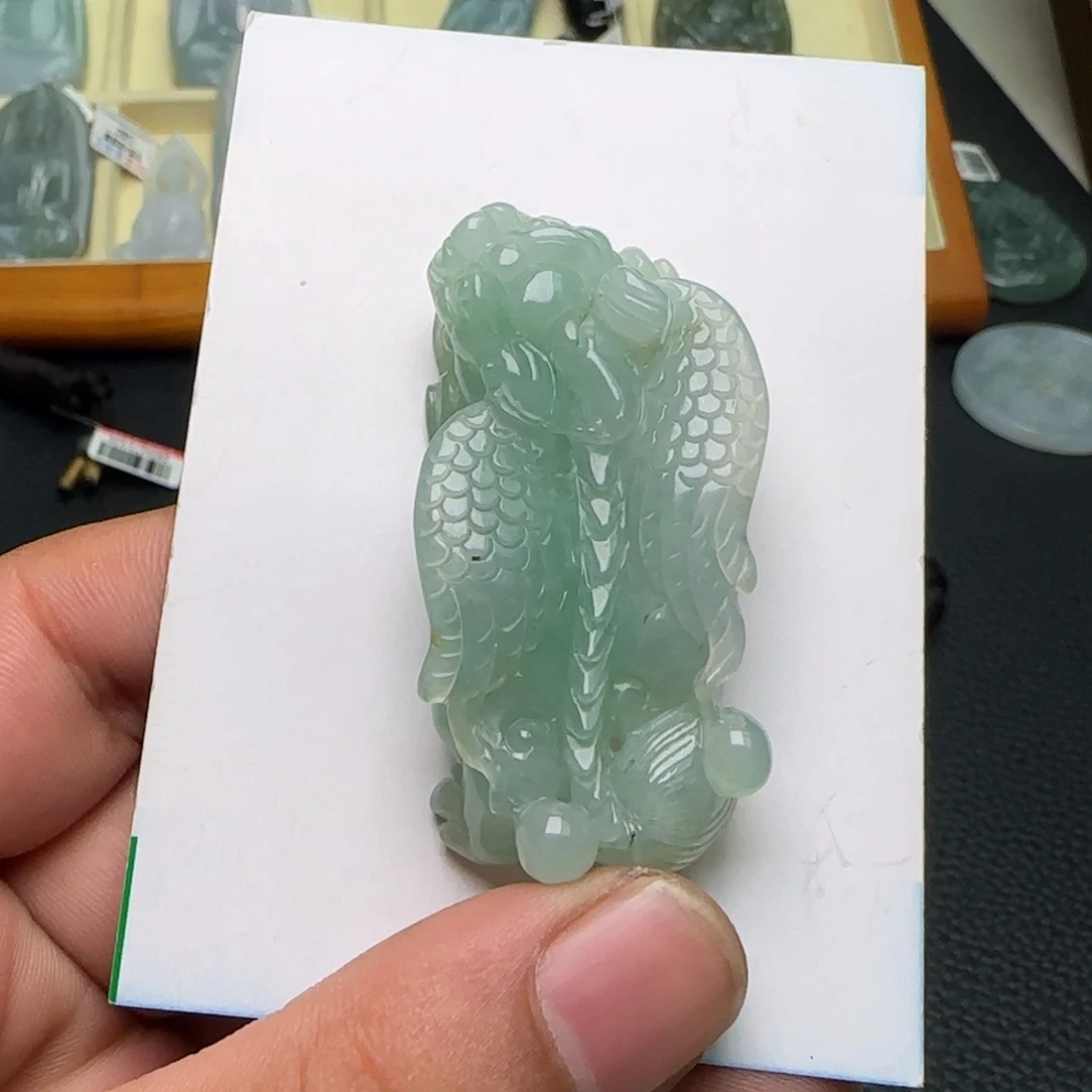 欣***荣翡翠未镶嵌颈饰翡翠