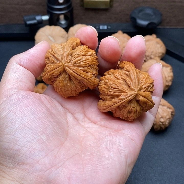 菠***子把件文玩核桃白奔