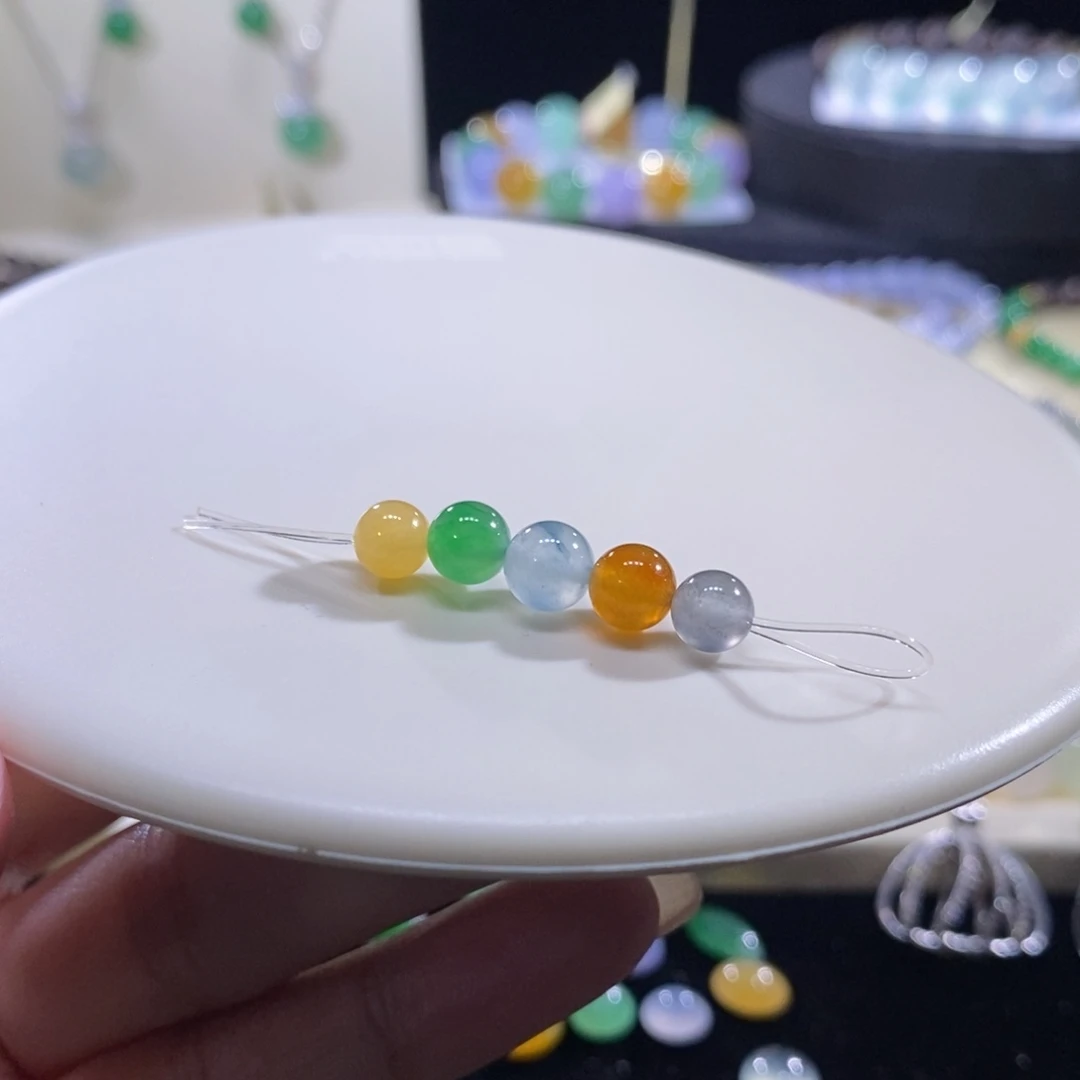 翡翠未镶嵌颈饰冰彩色小珠一组