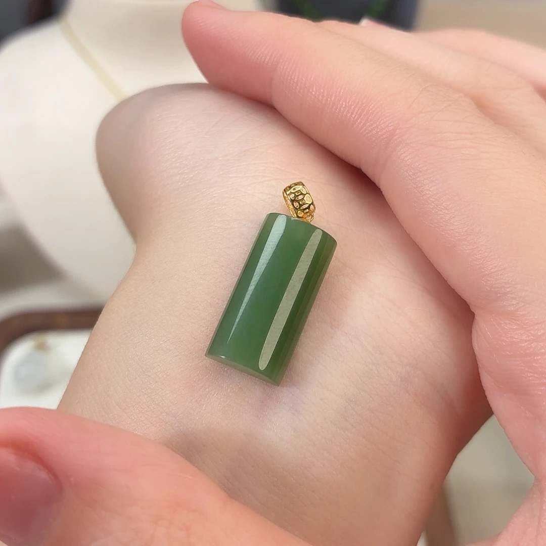 和田玉（碧玉）18K金镶嵌颈饰