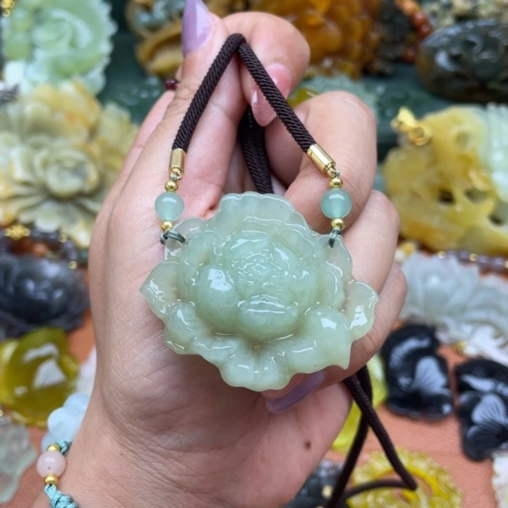 蛇纹石玉未镶嵌吊坠