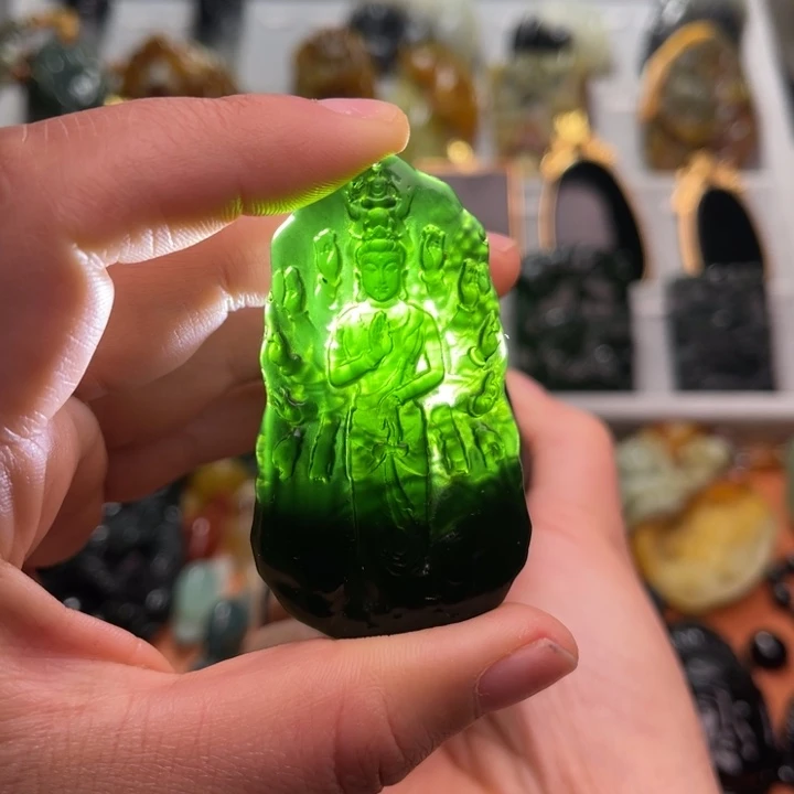 蛇纹石玉未镶嵌颈饰