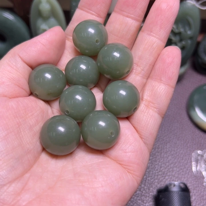 茶***6岫岩河磨玉（透闪石质玉）未镶嵌颈饰